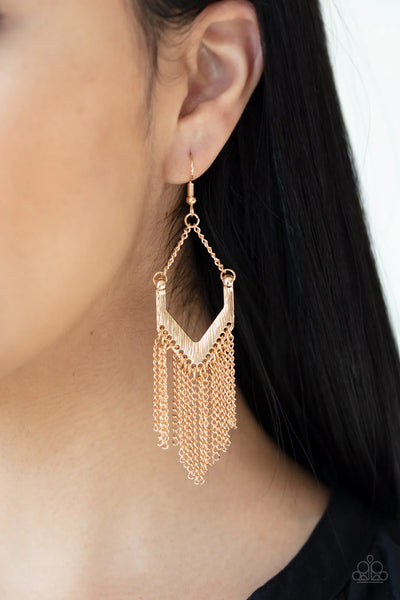 UNCHAINED FASHION" GOLD EARRINGS